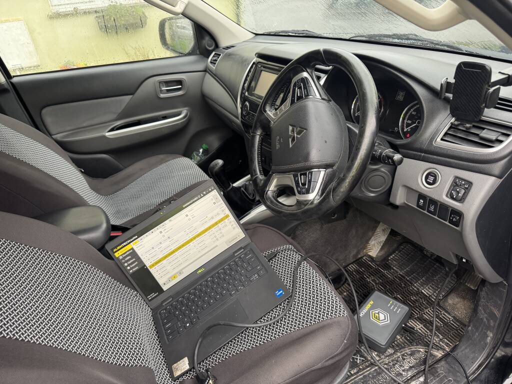 Alientech Kess 3 device connected to Mitsubishi L200 for Stage 1 remap.