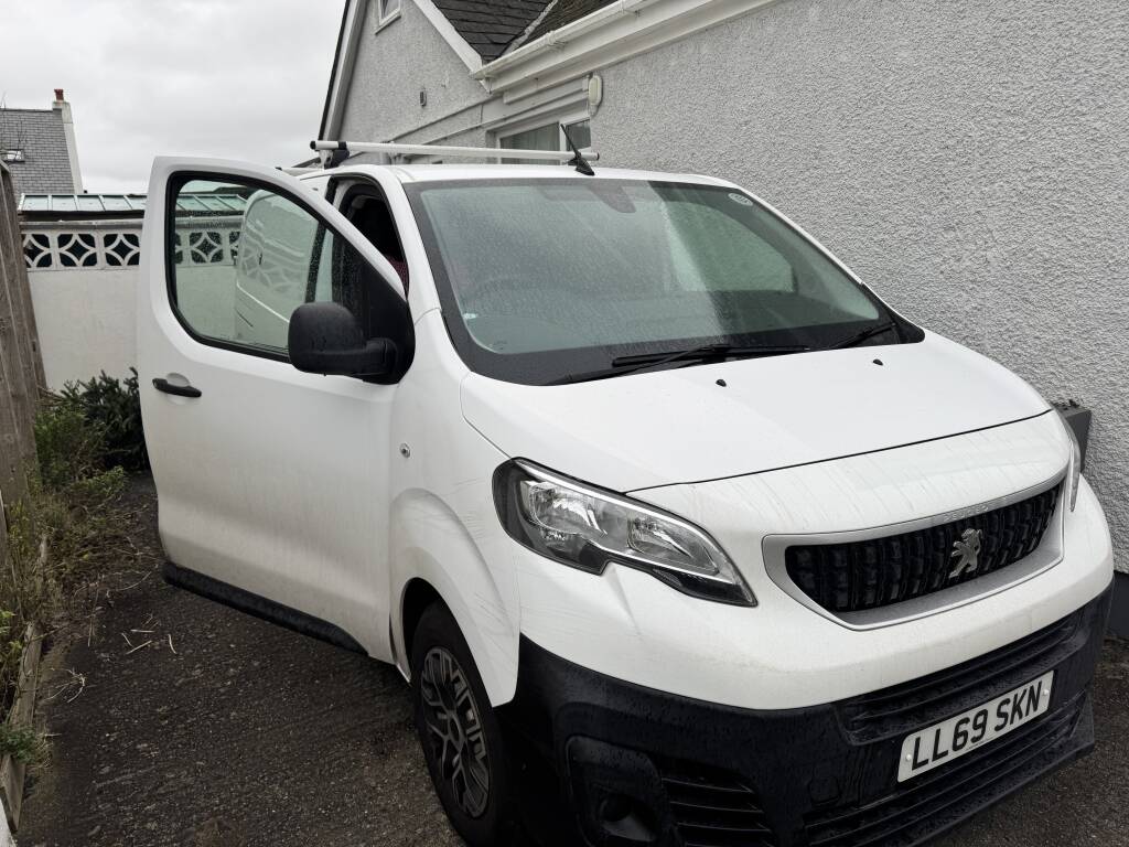 2019 Peugeot Partner 2.0d Showing Adblue Countdown Warning. - Kernowsport Performance Tuning 2019 Peugeot Partner 2.0D showing AdBlue countdown warning.