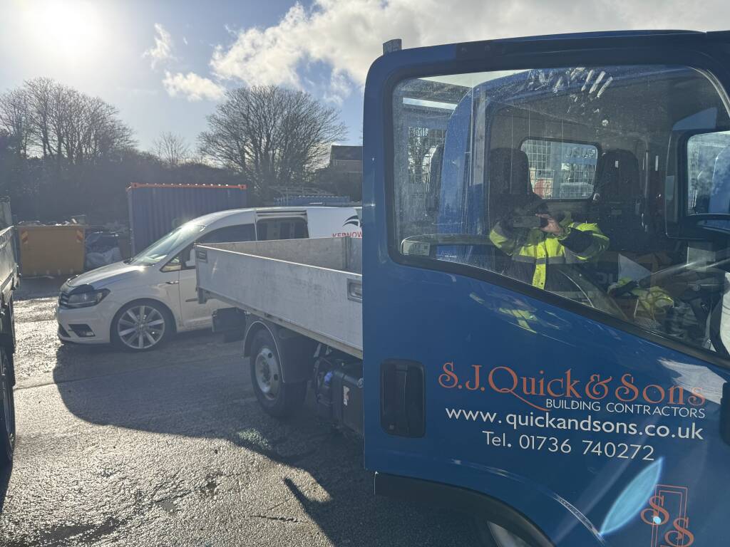 Isuzu Grafter N35 Engine Ecu Removal Under Cab. - Kernowsport Performance Tuning Isuzu Grafter N35 engine ECU removal under cab.