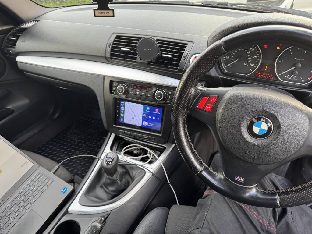 Alientech KESS 3 connected to BMW 118d via OBD port.