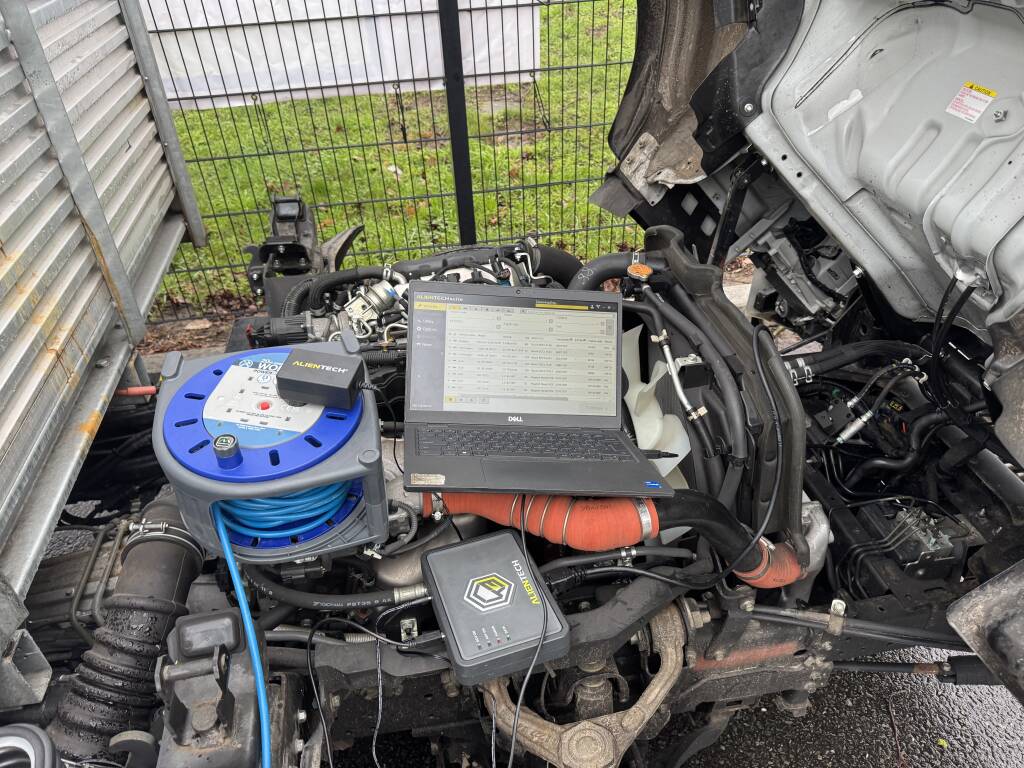 Bench programming Isuzu Grafter AdBlue DCU with Kess 3.